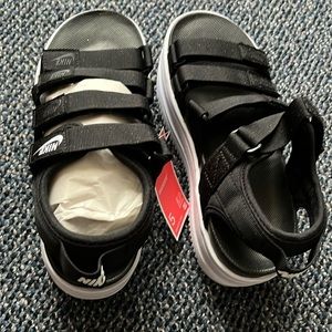 Nike plataform sandals size 5